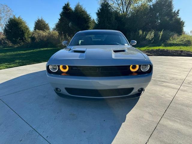 2020 dodge challenger sxt