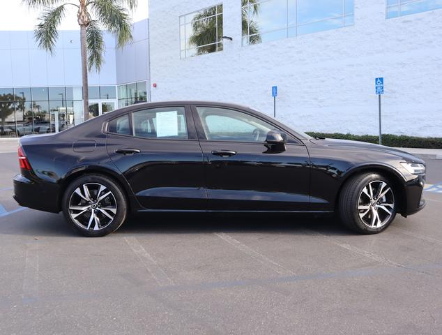 2024 volvo s60 b5 fwd plus dark theme