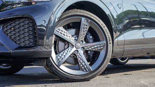 2025 Genesis GV70