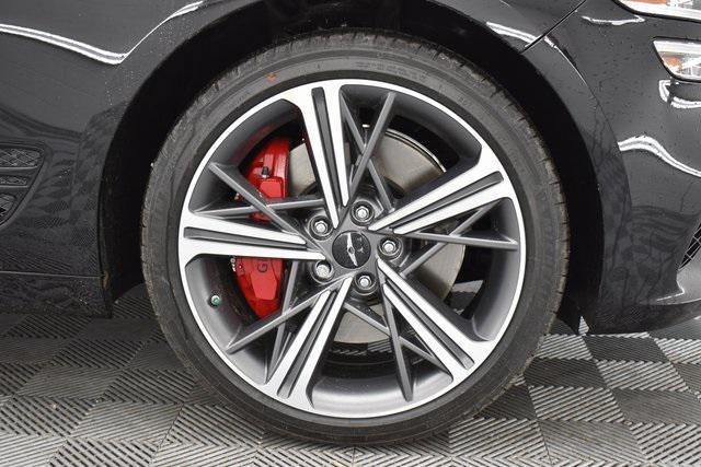 2024 genesis g70 2.5t rwd