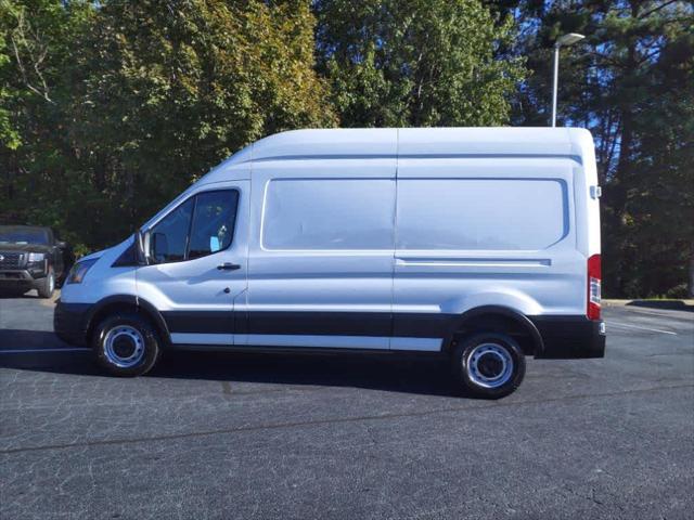 2022 ford transit-250 base