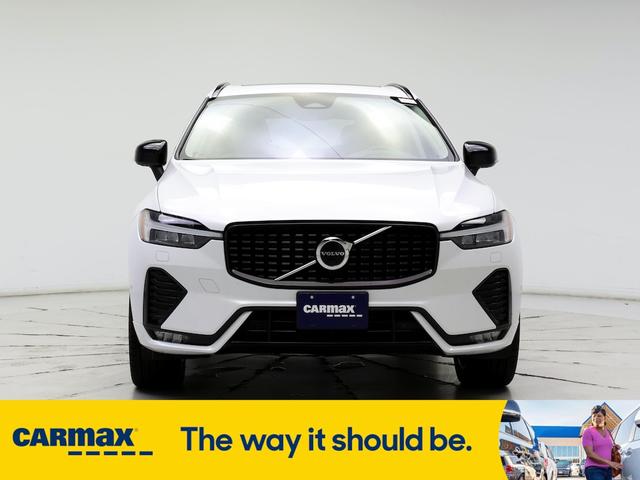 2023 volvo xc60 b5 plus dark theme
