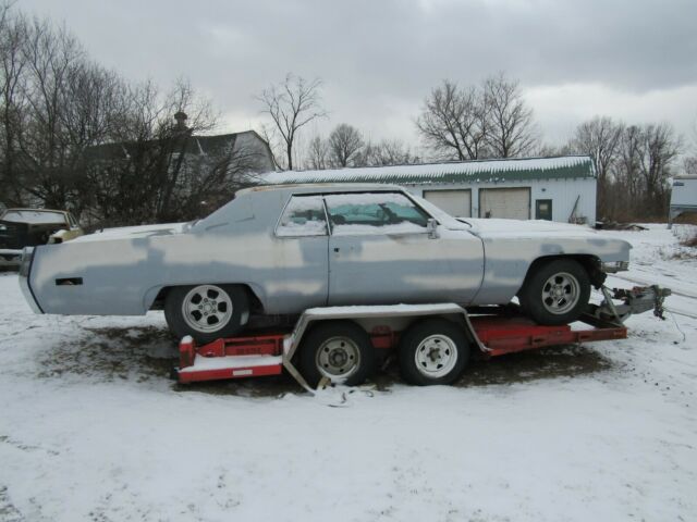 1971 cadillac coupe deville project car - fairly solid very straight body. runs!
