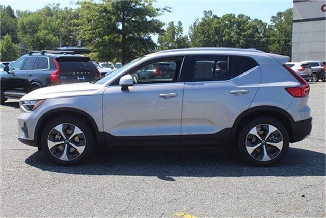 2024 volvo xc40 b5 core bright theme