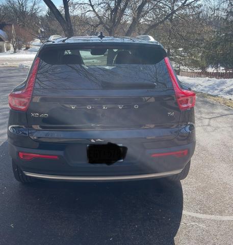 2020 volvo xc40 t4 momentum