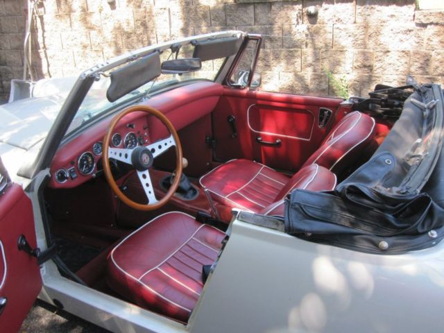1969 mg midget convertible