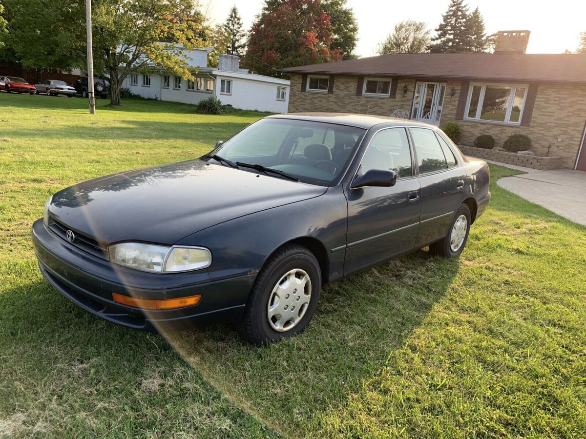 1992 toyota camry sedan blue fwd automatic le