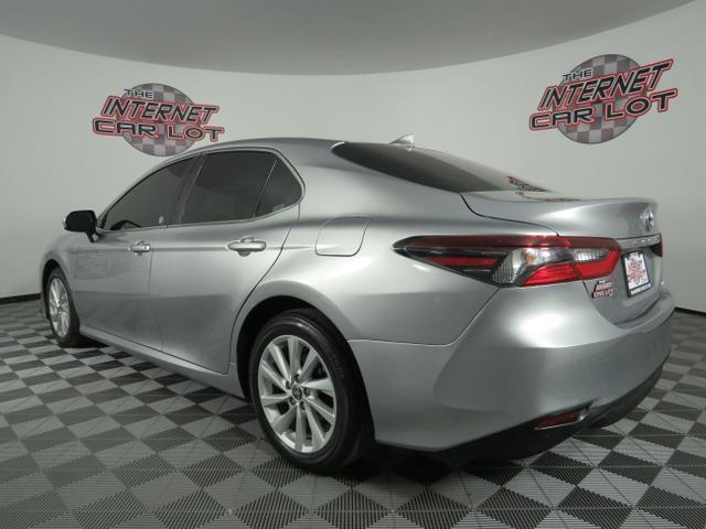 2021 toyota camry le