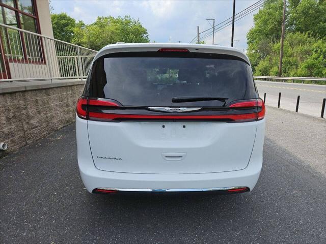 2022 chrysler pacifica touring l