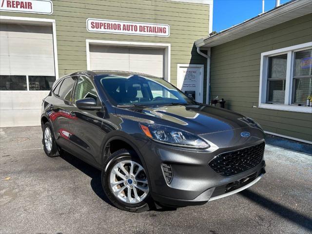 2020 ford escape se