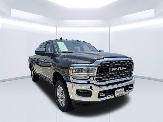 2022 ram 3500 limited mega cab 4x4 6'4' box