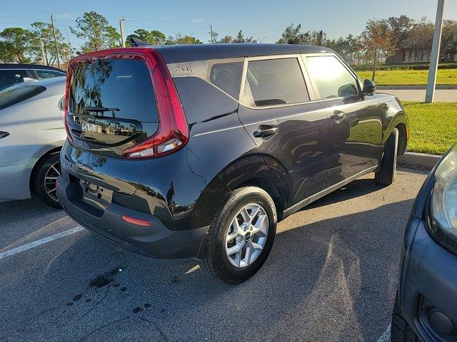 2022 kia soul lx