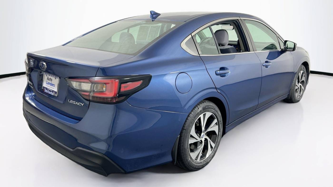 2022 subaru legacy premium