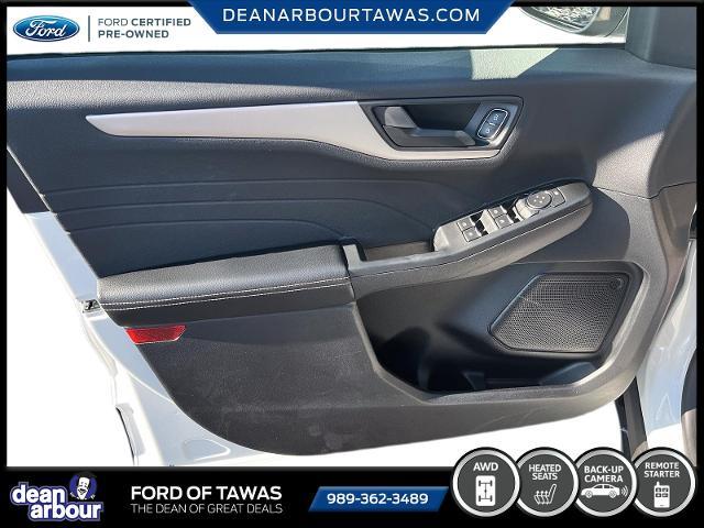 2022 ford escape se