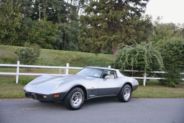 1978 chevrolet corvette 25th anniversary edition - silver - 900 miles