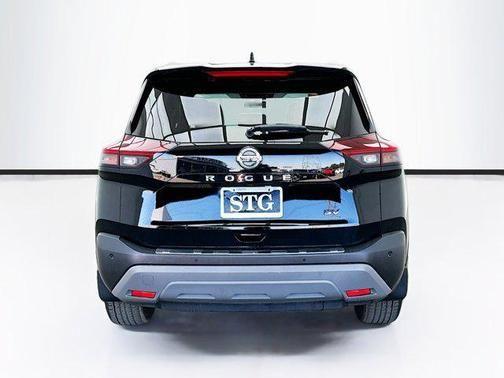 2021 nissan rogue