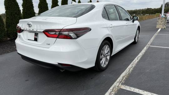 2024 Toyota Camry le