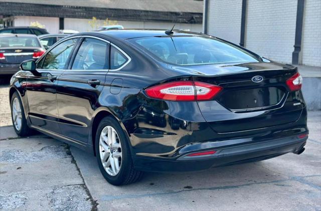 2016 ford fusion se