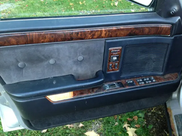 1992 chrysler new yorker 5th avenue no reserve air lifts duel trailer hitch