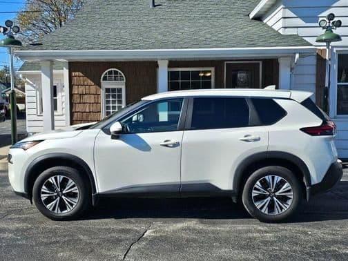 2023 nissan rogue sv in de pere, wisconsin