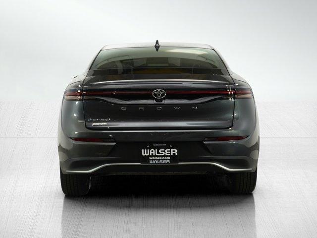 2024 toyota crown xle