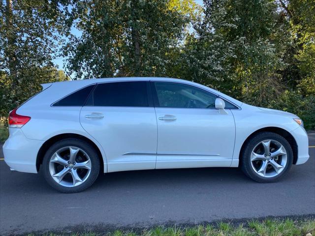 2011 toyota venza base
