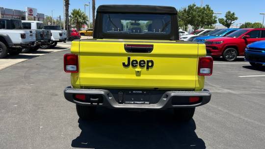 2024 Jeep Gladiator