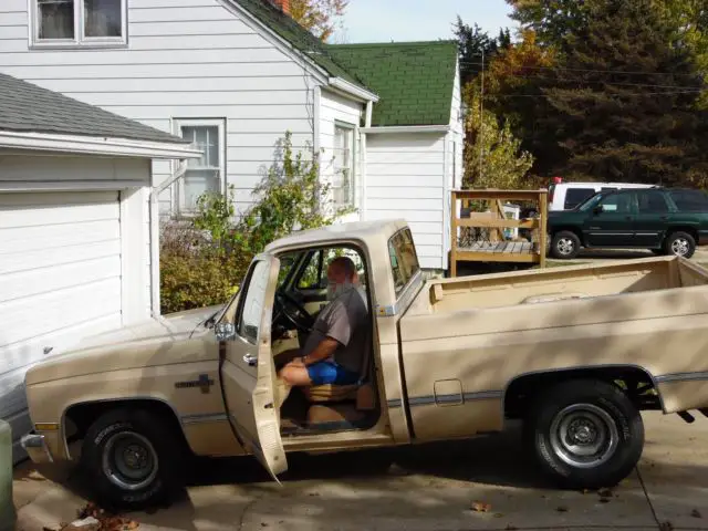 1984 chevy 1/2 ton short bed