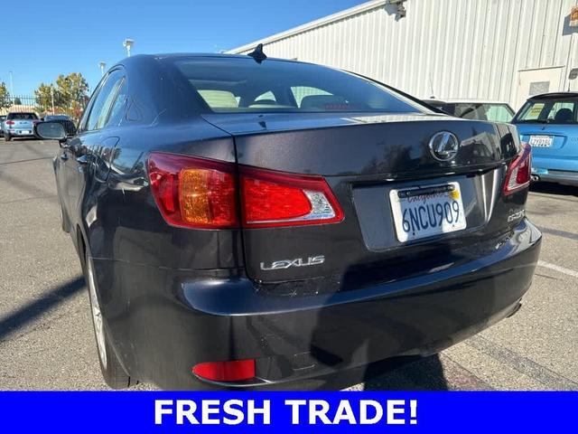 2010 lexus is 250 base (a6)