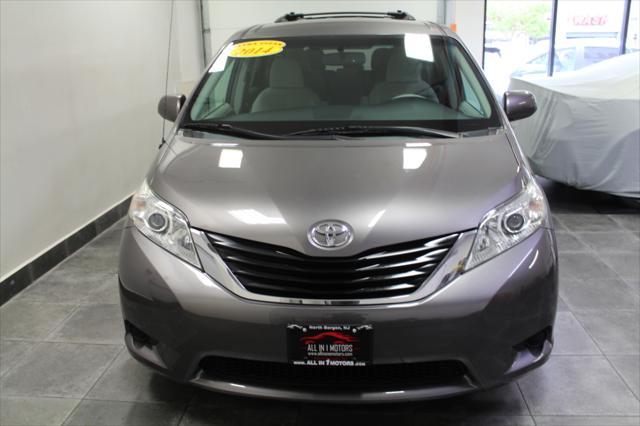 2014 toyota sienna le