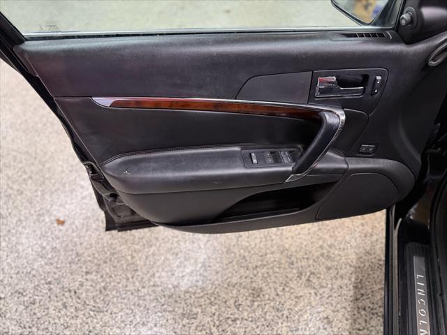 2012 lincoln mkz base