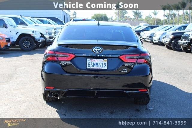 2020 toyota camry hybrid se