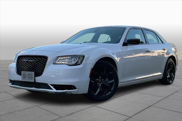 2022 chrysler 300 touring