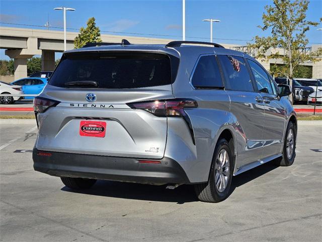 2023 toyota sienna xle 8 passenger