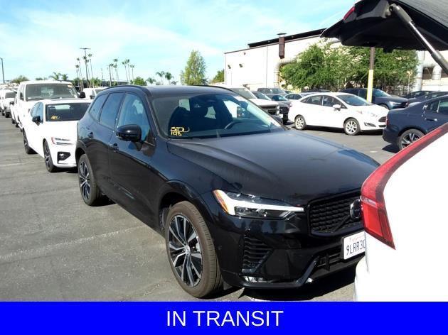 2024 volvo xc60 b5 plus dark theme