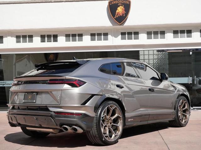 2023 lamborghini urus performante