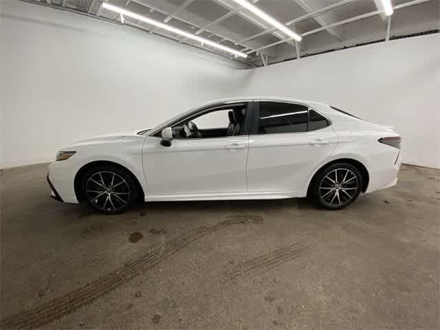 2024 toyota camry hybrid se