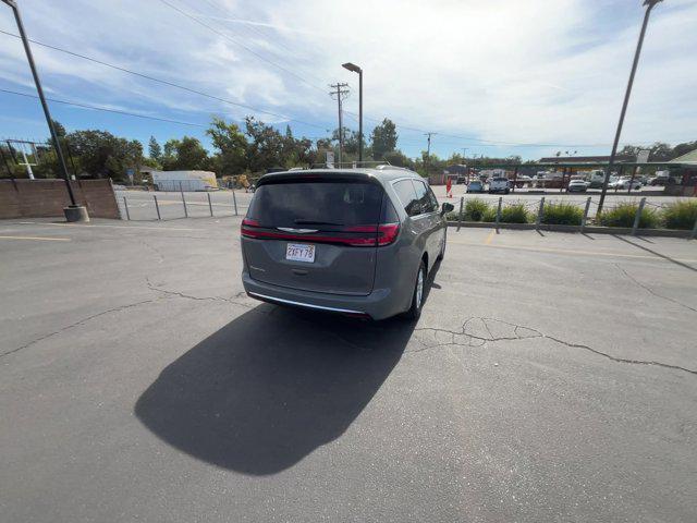 2022 chrysler pacifica touring l