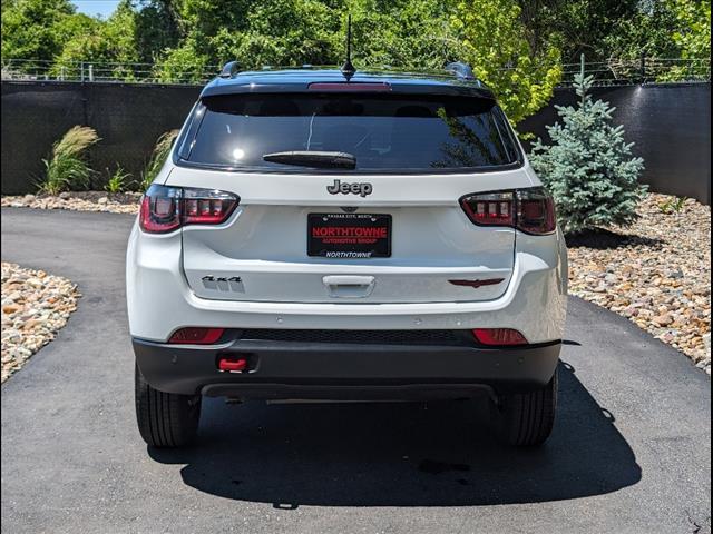 2023 jeep compass trailhawk