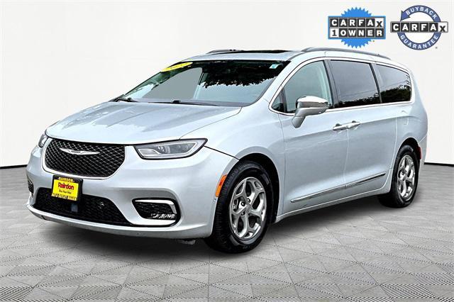 2022 chrysler pacifica limited
