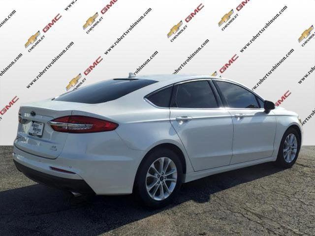 2020 ford fusion se