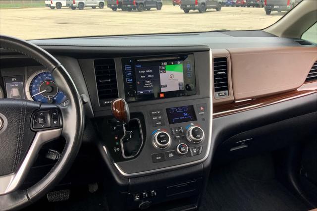 2015 toyota sienna limited