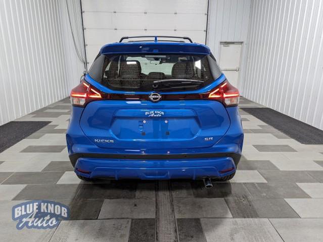 2024 nissan kicks sr