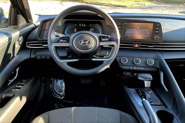 2024 hyundai elantra se