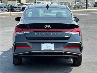 2024 Hyundai Elantra blue