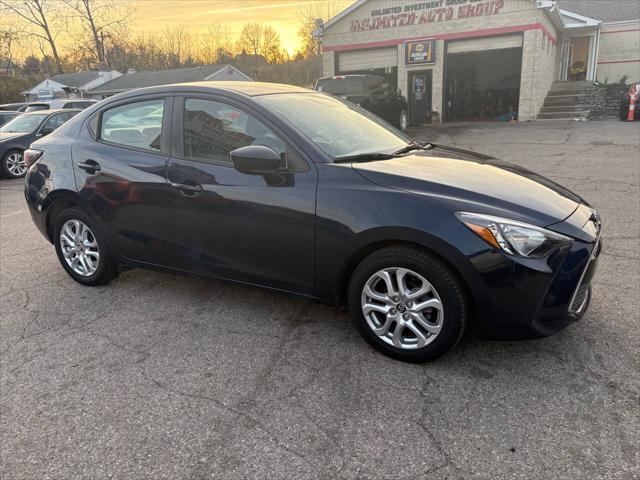 2018 toyota yaris ia base