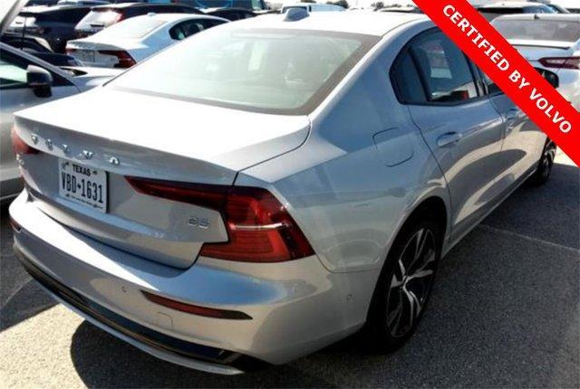 2024 volvo s60 b5 plus dark theme
