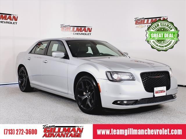 2022 chrysler 300 s
