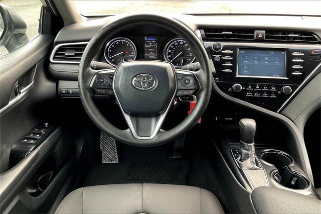 2018 toyota camry le