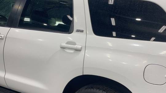 2010 toyota sequoia sr5